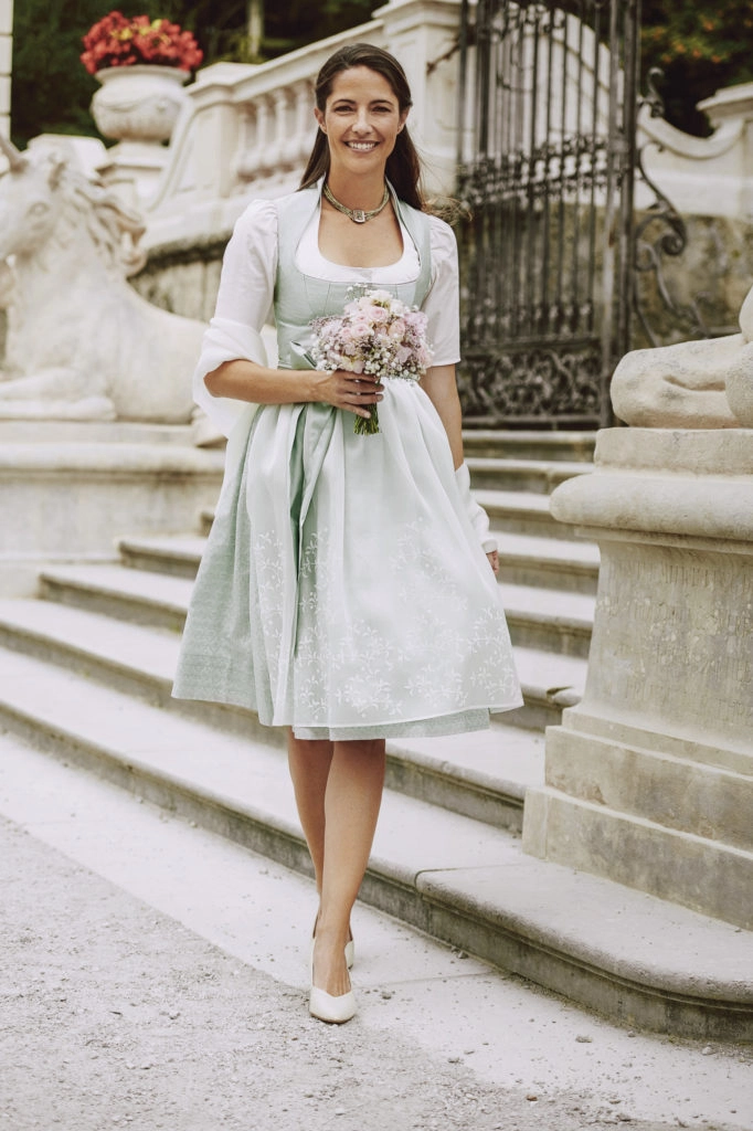 Hochzeitsdirndl Brautdirndl mintgrün Minze modern vintage klasisch Salzburg Österreich